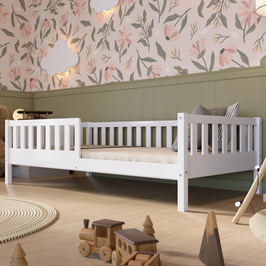 Kinderbett 140x200 cm – Massives Montessori Bodenbett aus Holz mit Rausfallschutz – Sicheres Kleinkindbett – Skandinavisches Design, Leichte Montage - Crazy Basic