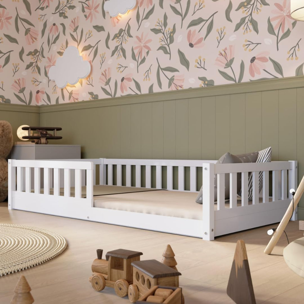Kinderbett 140x200 cm – Massives Montessori Bodenbett aus Holz mit Rausfallschutz – Sicheres Kleinkindbett – Skandinavisches Design, Leichte Montage - Crazy Basic